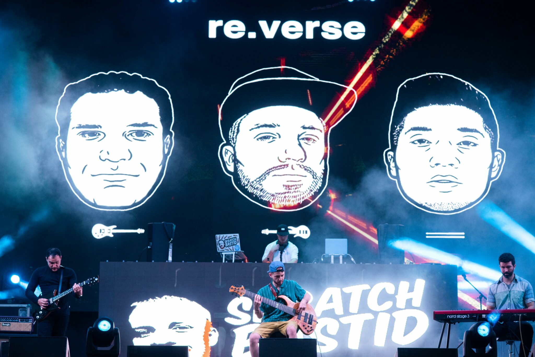 re.verse and Skratch Bastid on stage