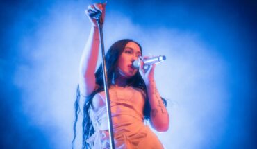 Noah Cyrus performing at Phoenix Concert Theatre in Toronto. Photo by Cassandra Popescu