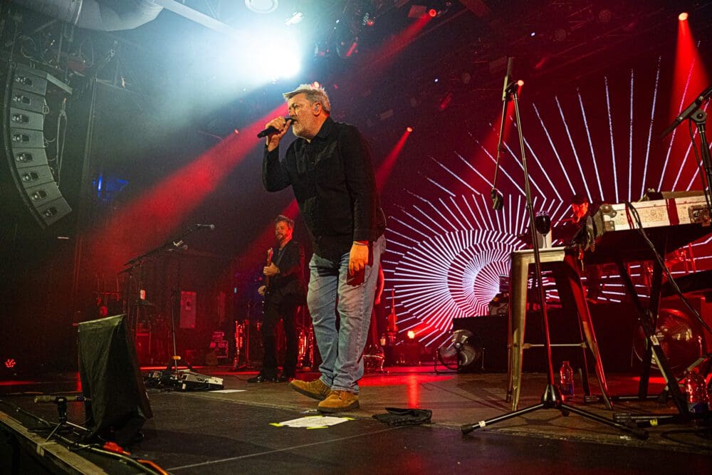 elbow at History in Toronto