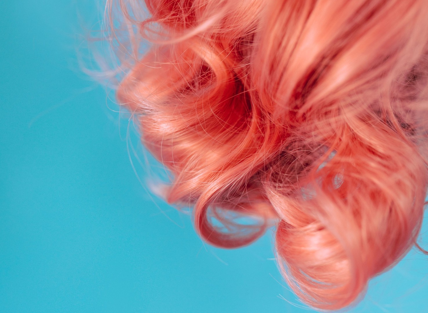Tips and Tools to Care for Wavy Hair